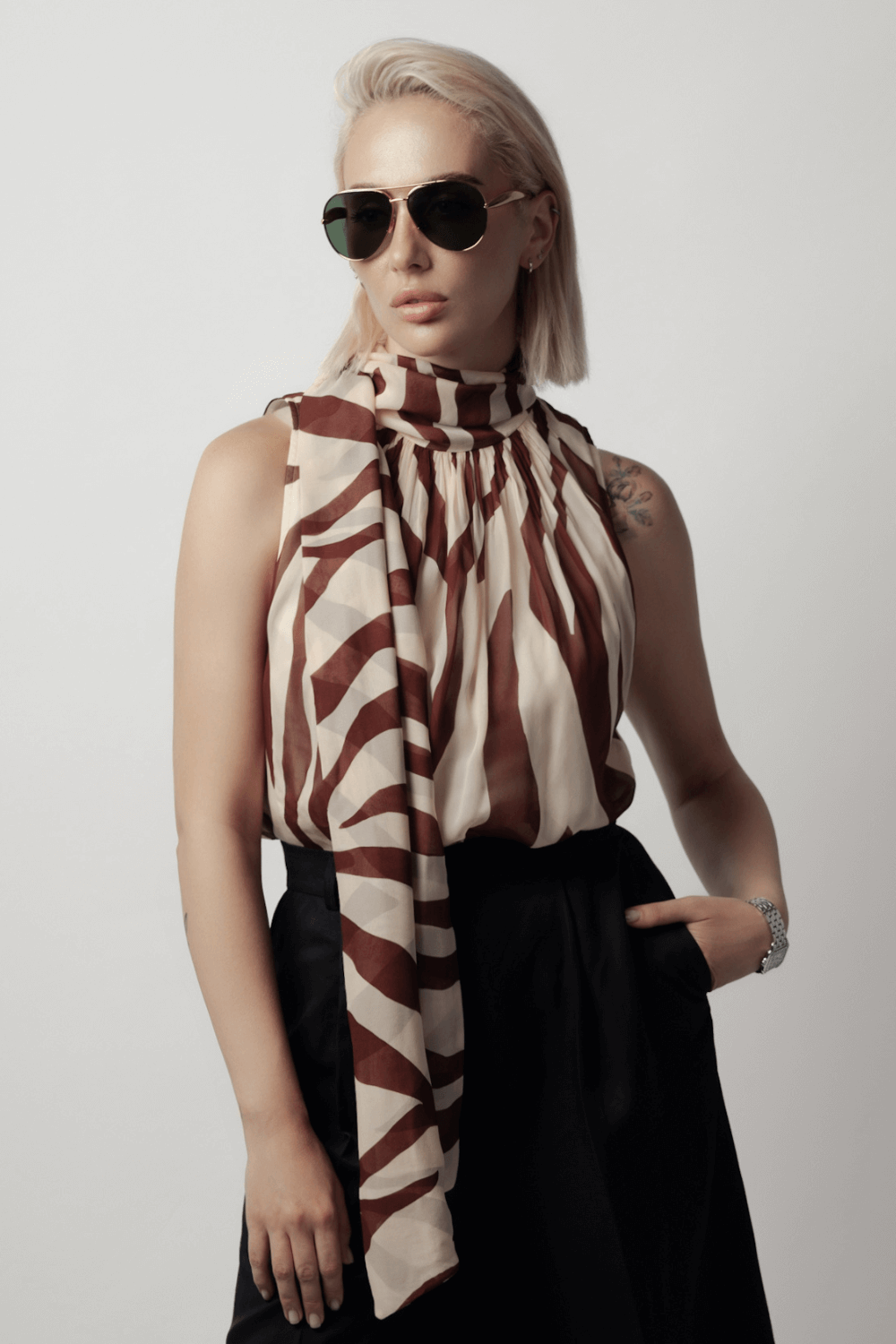 Ärmellose Bluse mit Zebra-Print